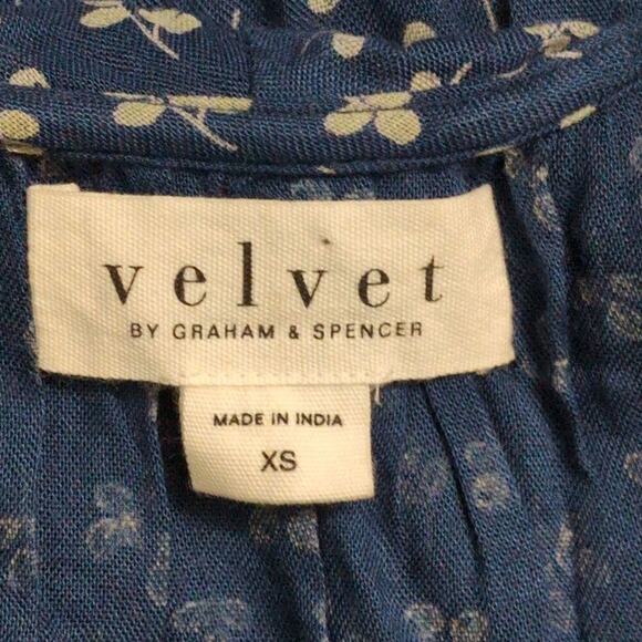 NWT Velvet By Graham & Spencer Blue Spruce Floral Catrina Top Size XS - Picture 4 of 8